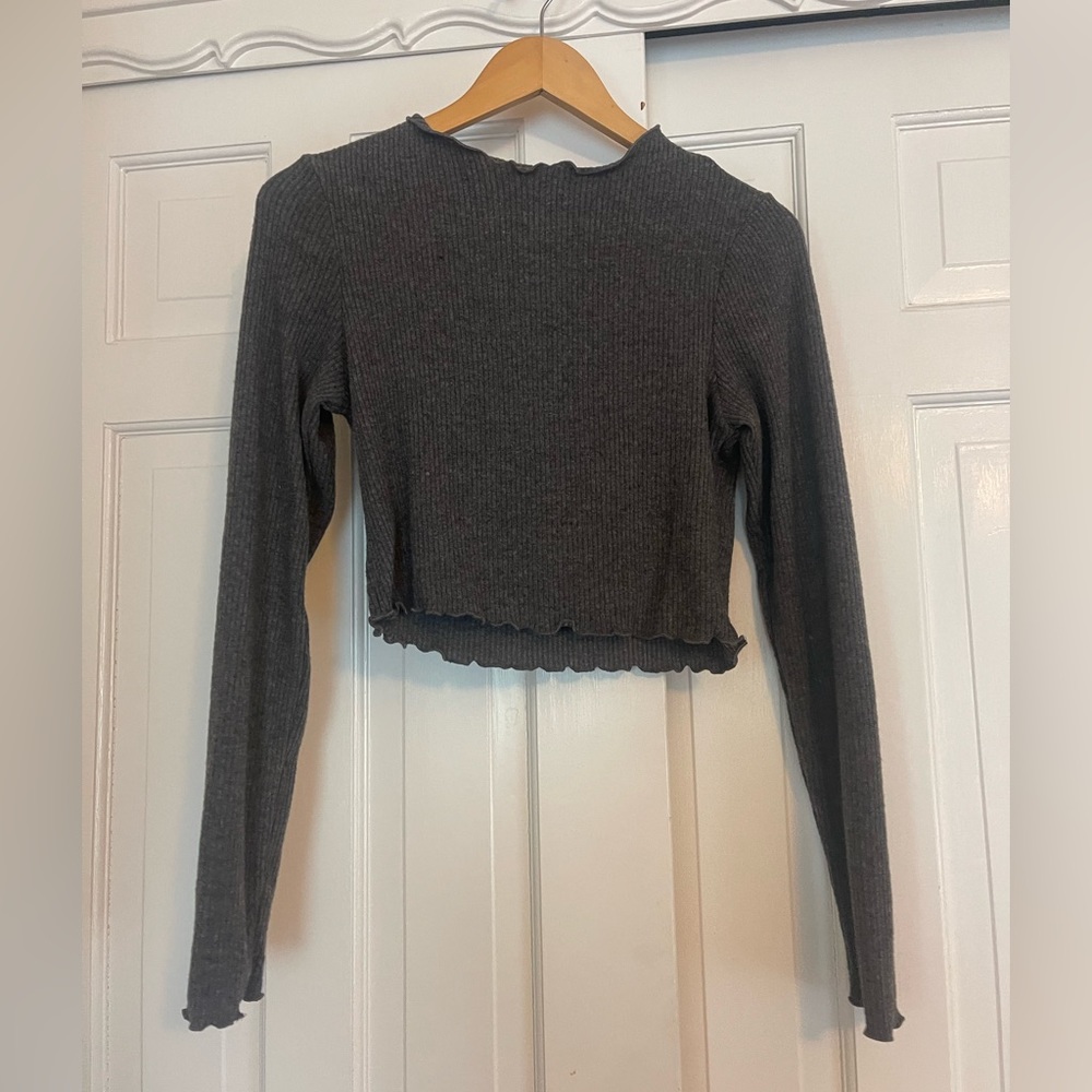 Gray Mimosa Scalloped Long Sleeved Top